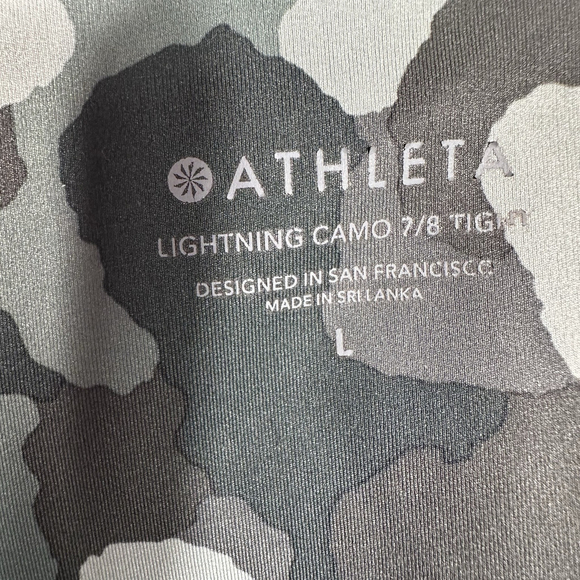 Athleta Lightning Camo 7/8 Tight with Pockets Size Large - Picture 5 of 8